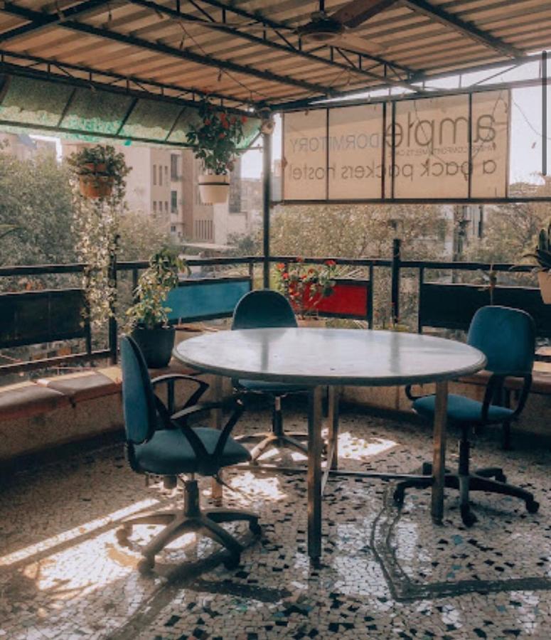 Maple Social Hubz-Hostel Мумбаи Экстерьер фото