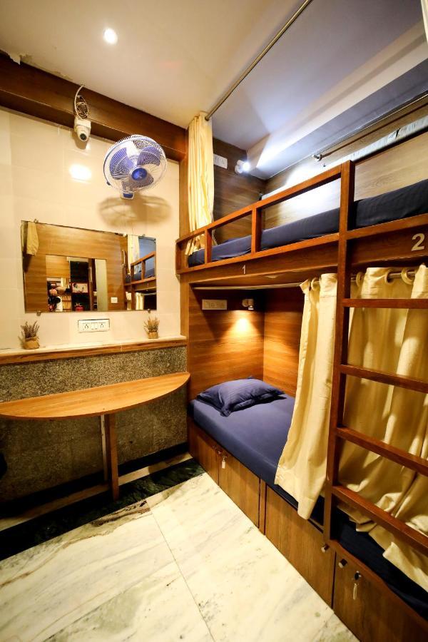 Maple Social Hubz-Hostel Мумбаи Экстерьер фото
