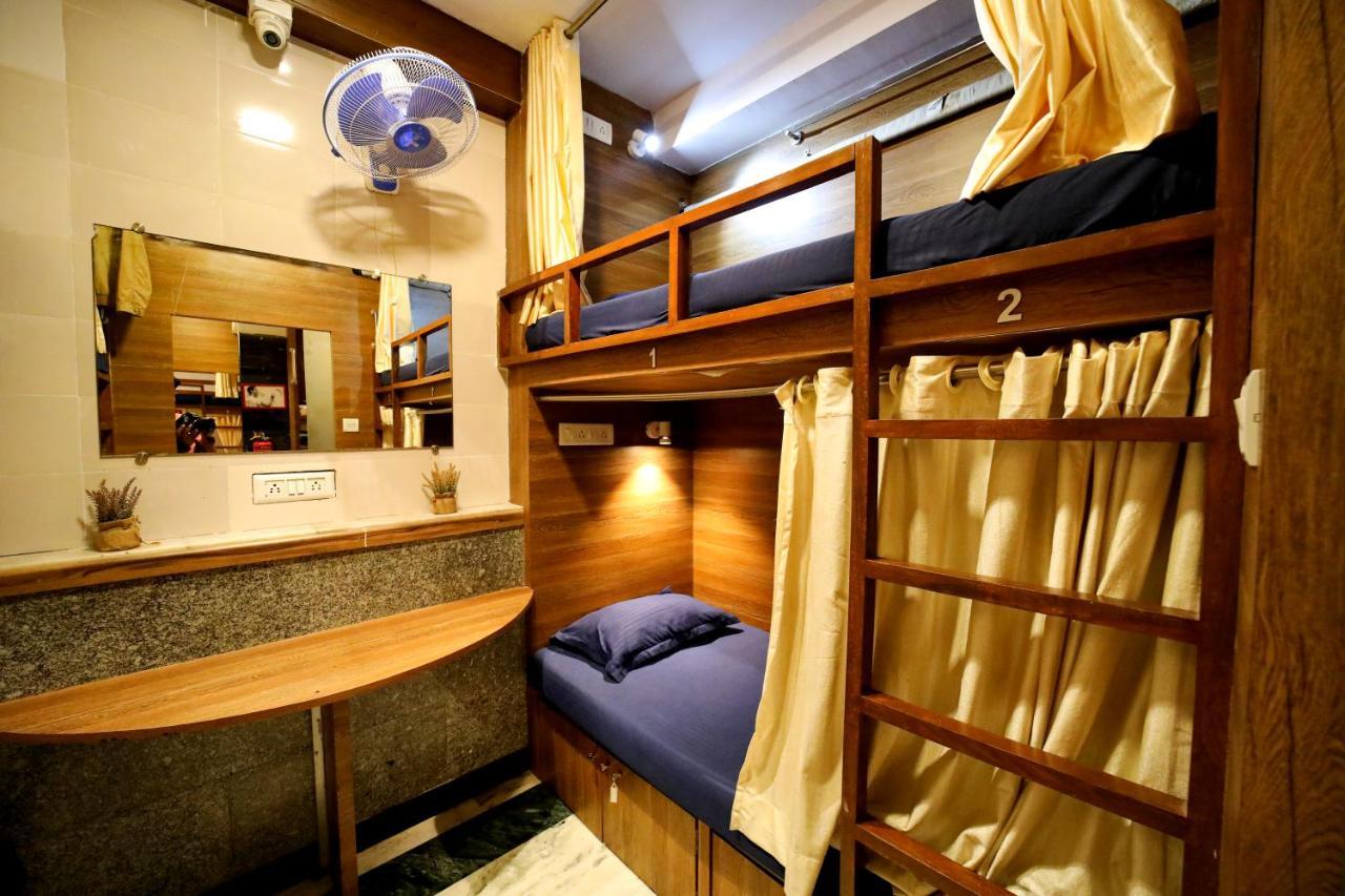 Maple Social Hubz-Hostel Мумбаи Экстерьер фото