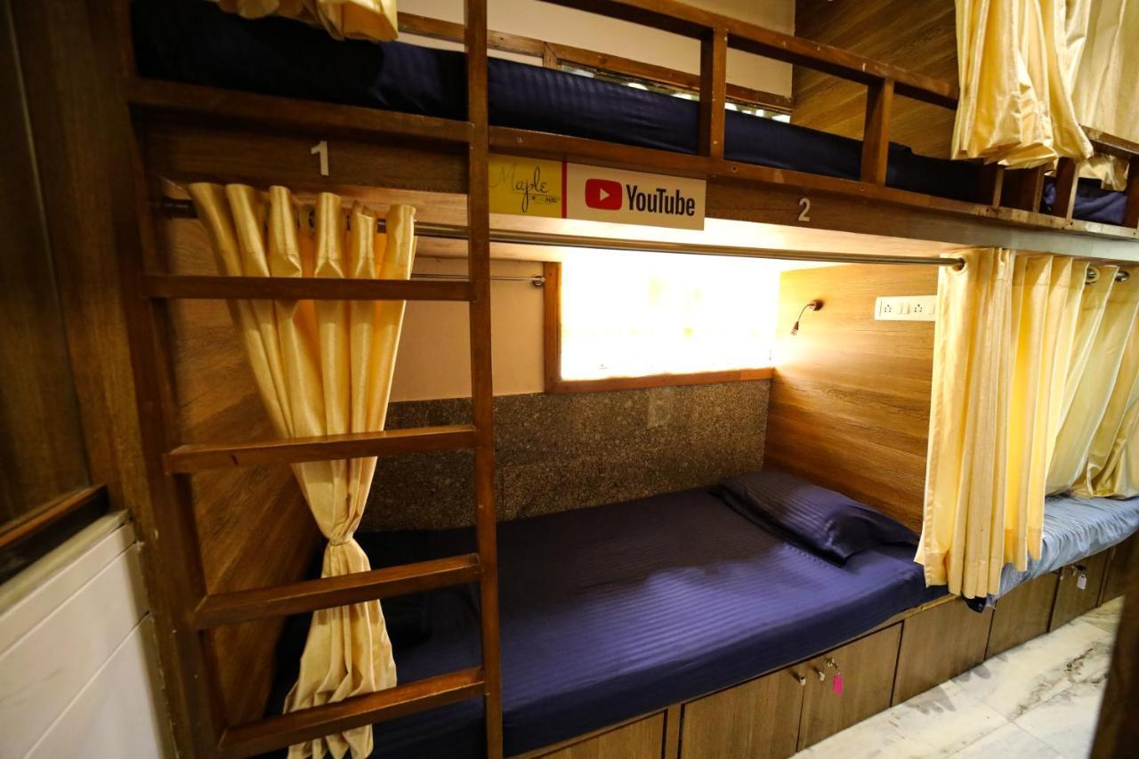 Maple Social Hubz-Hostel Мумбаи Экстерьер фото