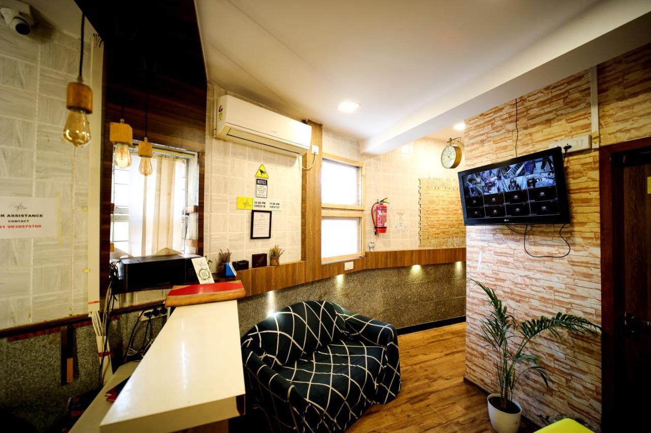 Maple Social Hubz-Hostel Мумбаи Экстерьер фото